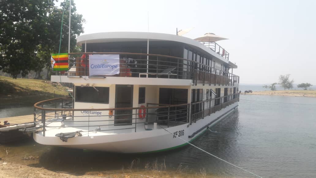 Vice President of Zimbabwe, Constantino Guveya launches African Dream boat